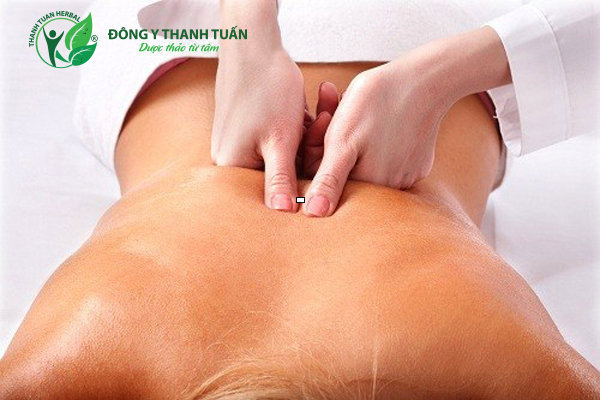 Cách xoa bóp bấm huyệt chữa đau lưng là một trong các phương pháp cổ truyền mang lại hiệu quả cao.