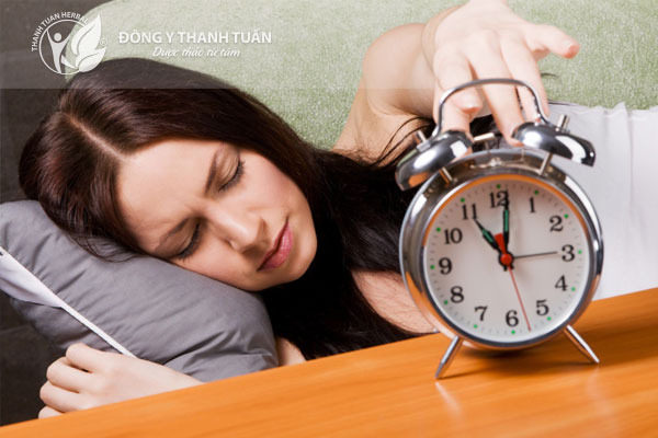 Ngủ đúng giờ là cách tốt nhất để giúp bạn có một giấc ngủ ngon hơn.