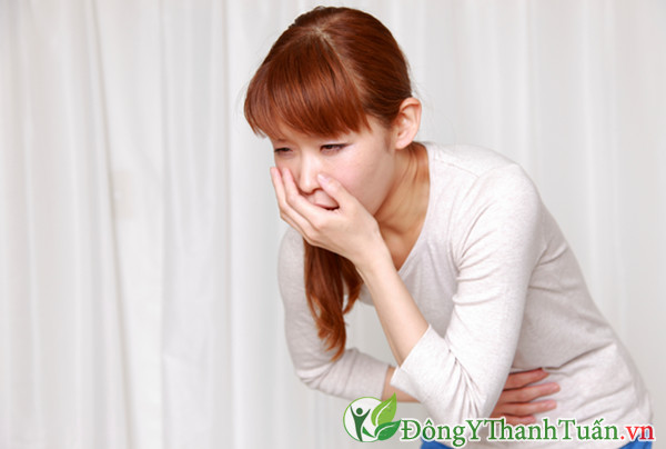 Người bệnh trào ngược dạ dày sẽ thấy buồn nồn khi đánh răng hay ăn quá no