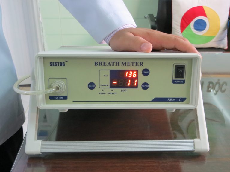  Máy đo nồng độ hơi thở Halimeter của Đông Y Thanh Tuấn