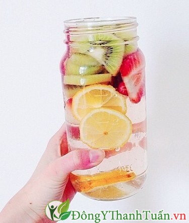 Cách chữa hôi miệng nhanh chóng bằng nước uống vitamin C