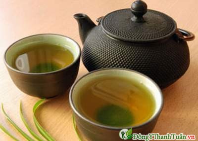 Uống trà xanh là cách phòng ngừa bệnh nhiệt miệng