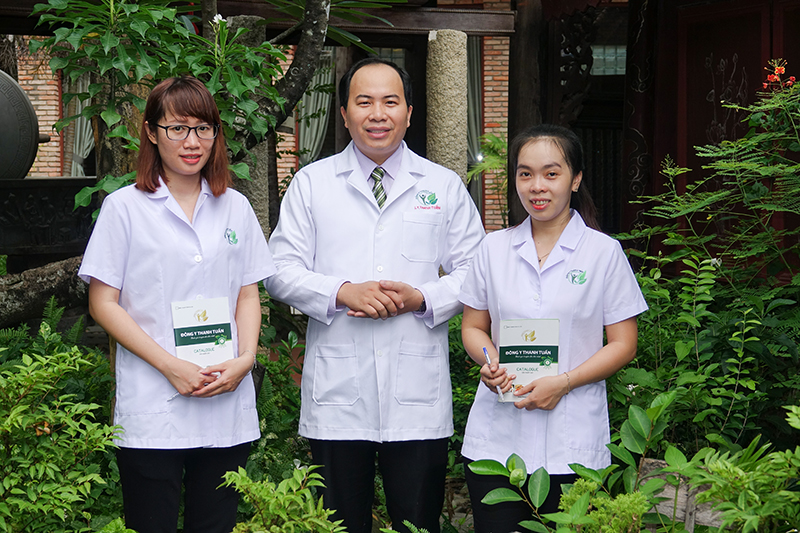 Đội ngũ Thầy thuốc, dược sĩ phòng khám Đông y Thanh Tuấn